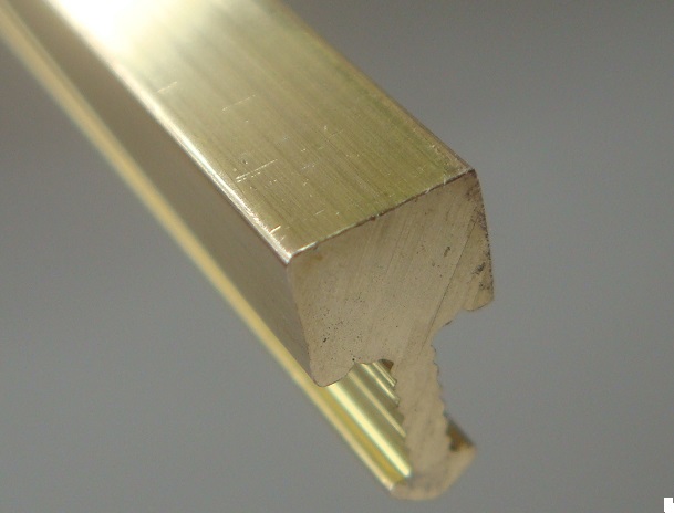Т-образная раскладка 5 мм Латунь Хром