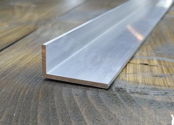 Алюминиевый уголок 20х40 х 2 мм 