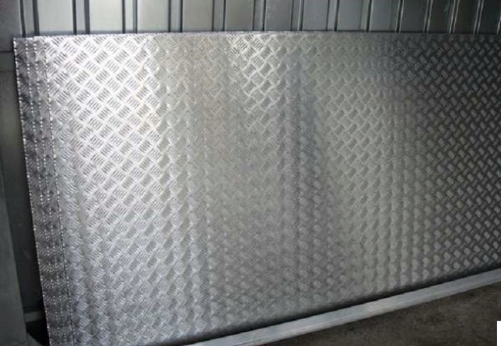 Рифленый алюминиевый лист Квинтет 1,5х1500х3000 АМГ2НР