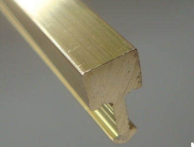 Т-образная раскладка 5 мм Латунь