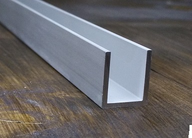 Анодированный алюминиевый швеллер 10х15х10 мм